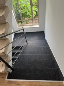 שטיחים במדרגות
